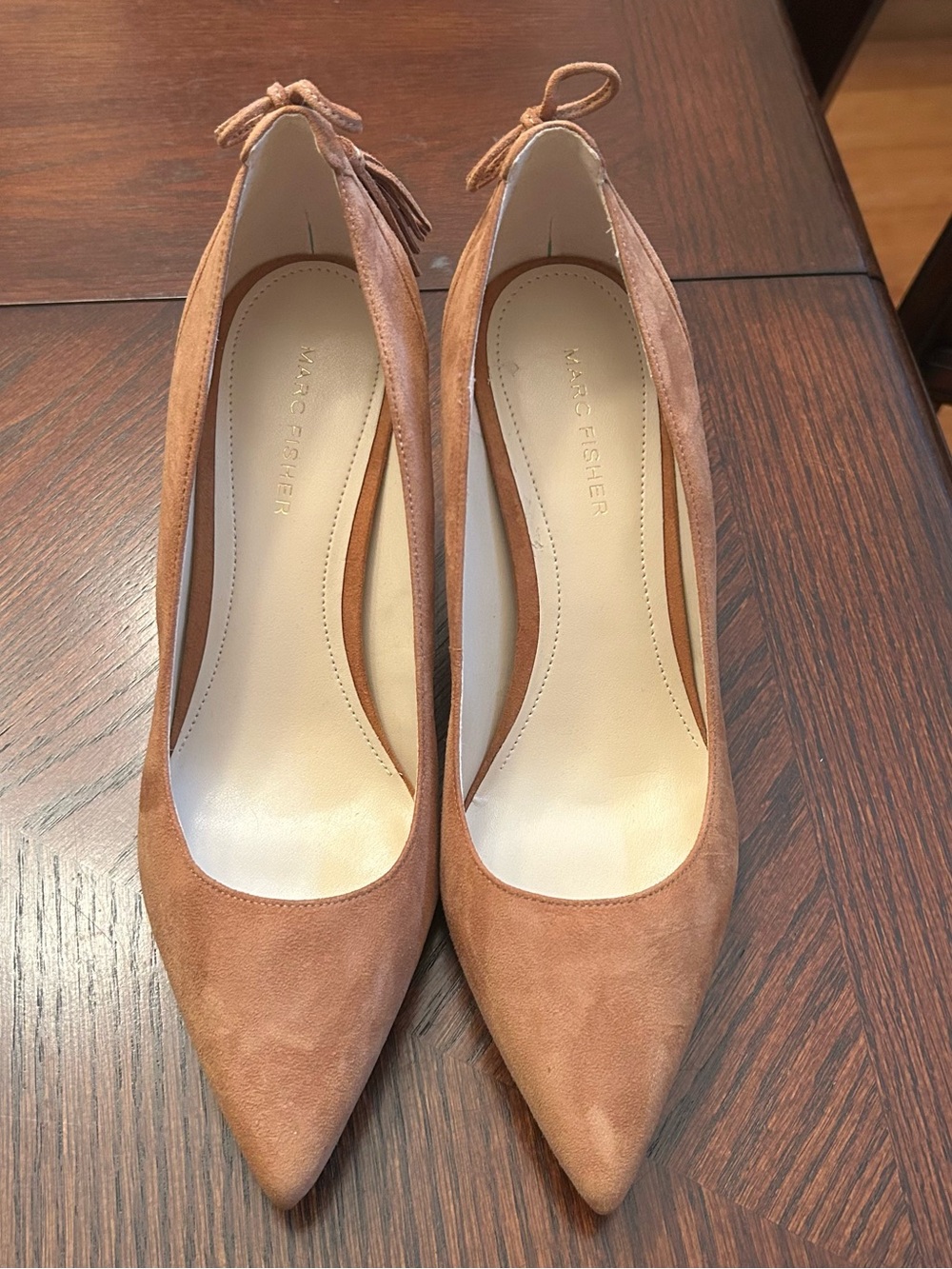 Marc Fisher Tan Suede Pointed Kitten Heel Pumps with Back Tie Size 8.5 - Picture 2 of 7